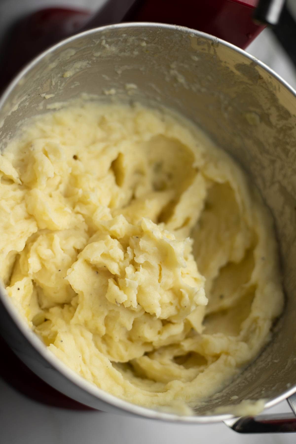 https://www.lexasrecipes.com/wp-content/uploads/2022/01/Instructions-for-KitchenAid-for-Mashed-Potatoes-Step-1-1800px-8.jpg